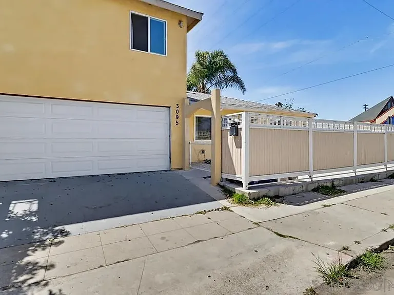 3095 L St — Photo 1