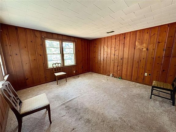 3rd image of 4060 Dickson Ln