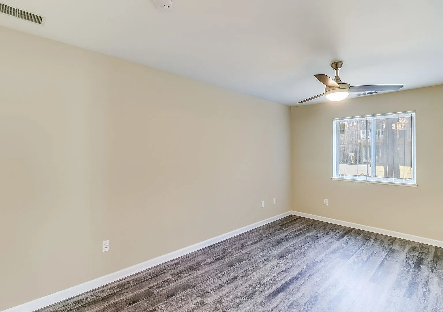 Southtree Apartments (Southtree LLC) — Photo 2