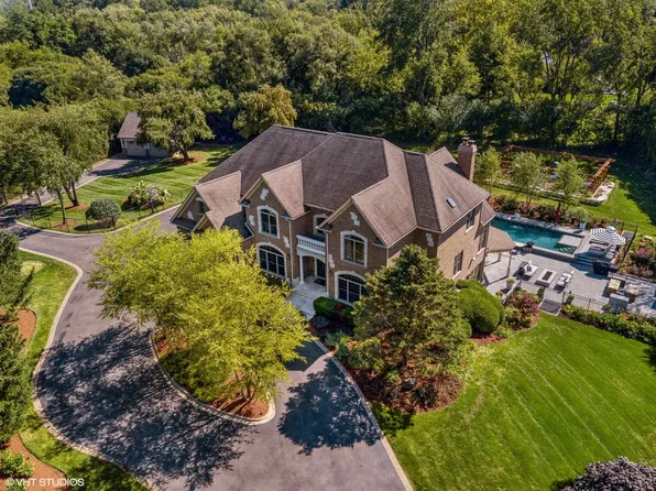 675 Old Barrington Rd, North Barrington, IL 60010