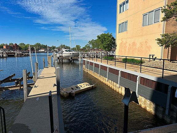 4th image of 312 Water St #15