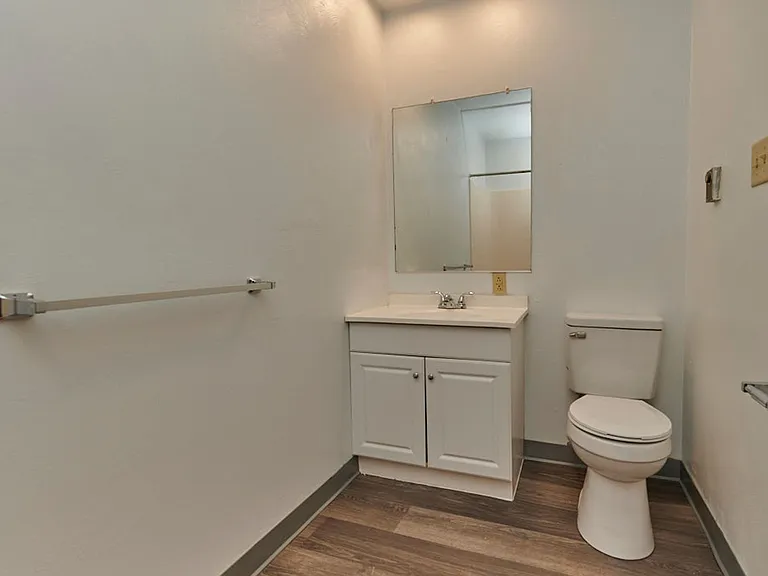 Slate Creek Apartments & Townhomes — Photo 6