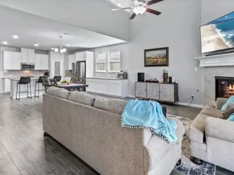 212 Darlington Trl — Photo 7