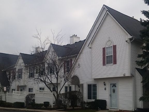 2nd image of 22129 Atlantic Pointe #1