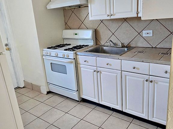 3rd image of 801 Louisiana Blvd SE