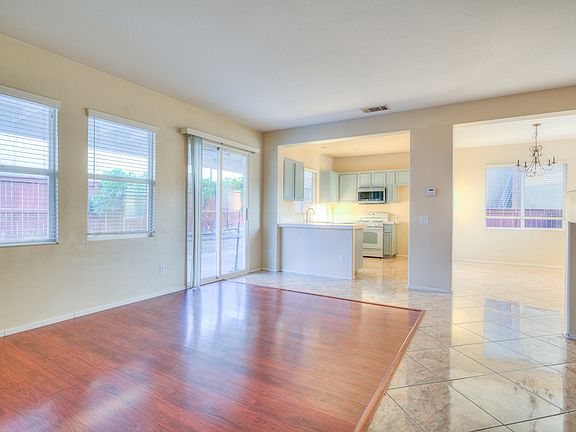 5th image of 22126 Witchhazel Ave