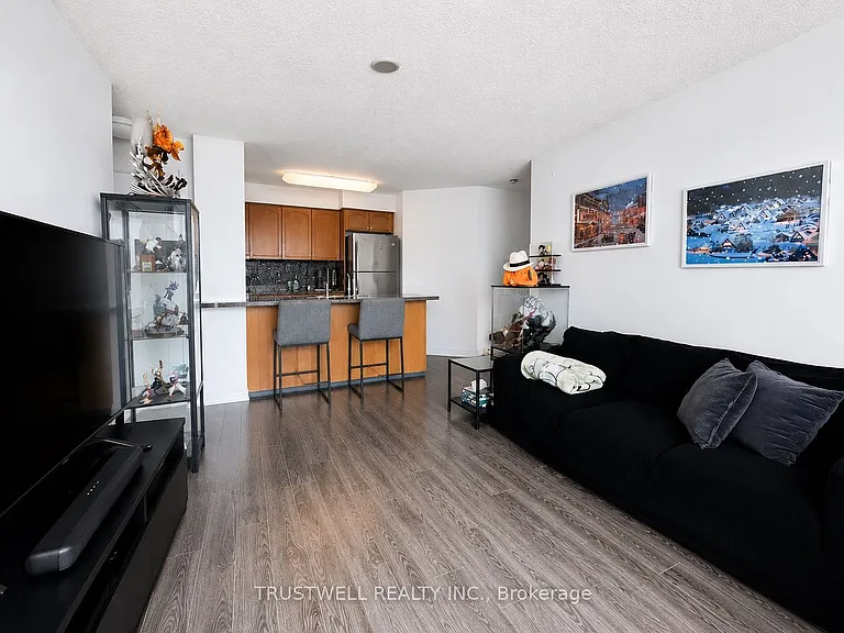 18 Spring Garden Ave #Penthouse 107 — Photo 8