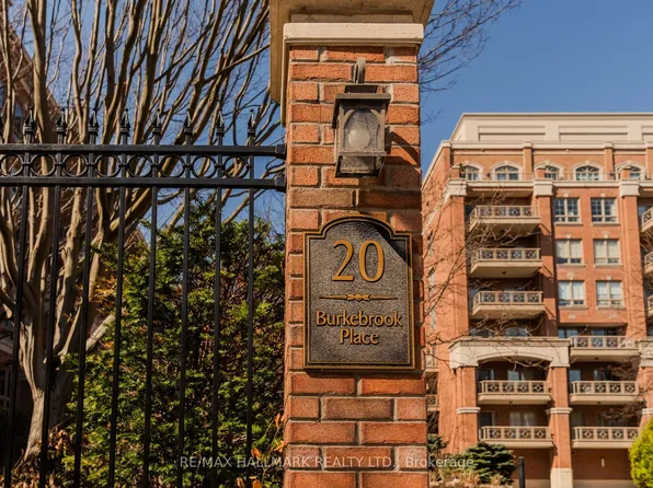 20 Burkebrook Pl #407, Toronto, ON M4G 0A1