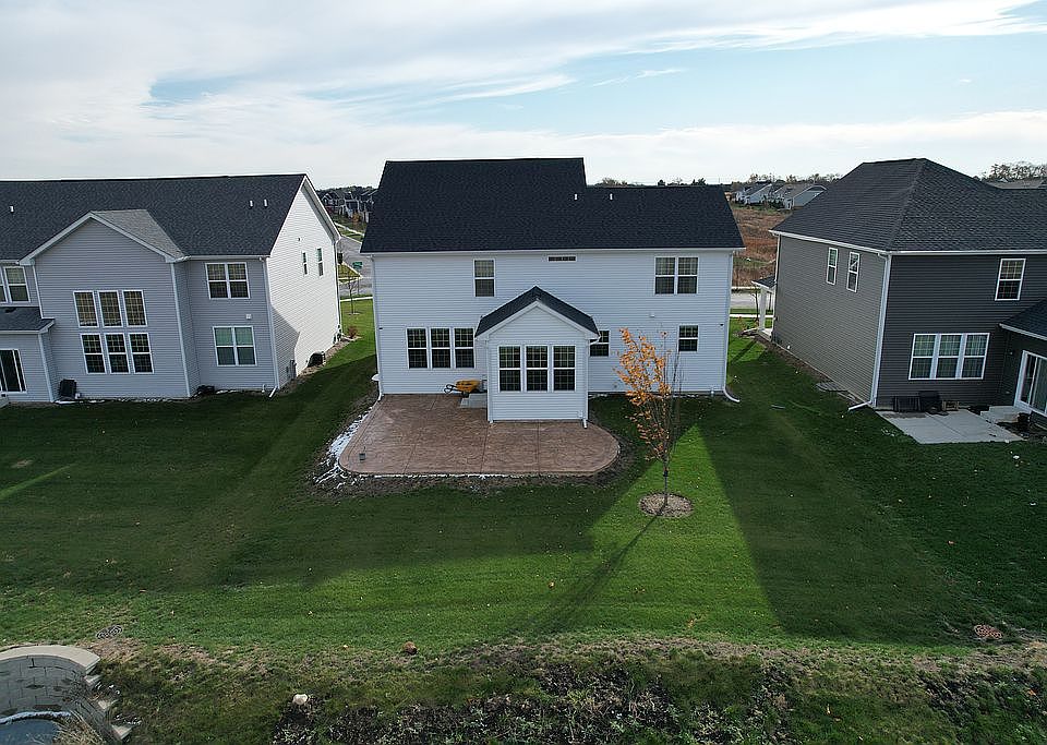 2nd image of 23458 W Lansdowne Rd