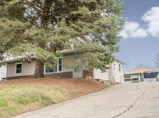 3008 Seneca Ave, Des Moines, IA 50310