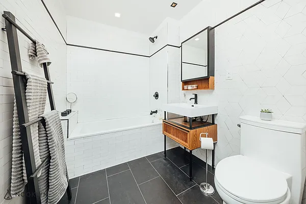 Rented by Nooklyn NYC LLC | media 91