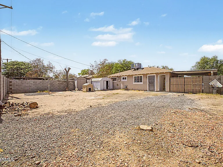 1823 E Sunland Ave — Photo 22