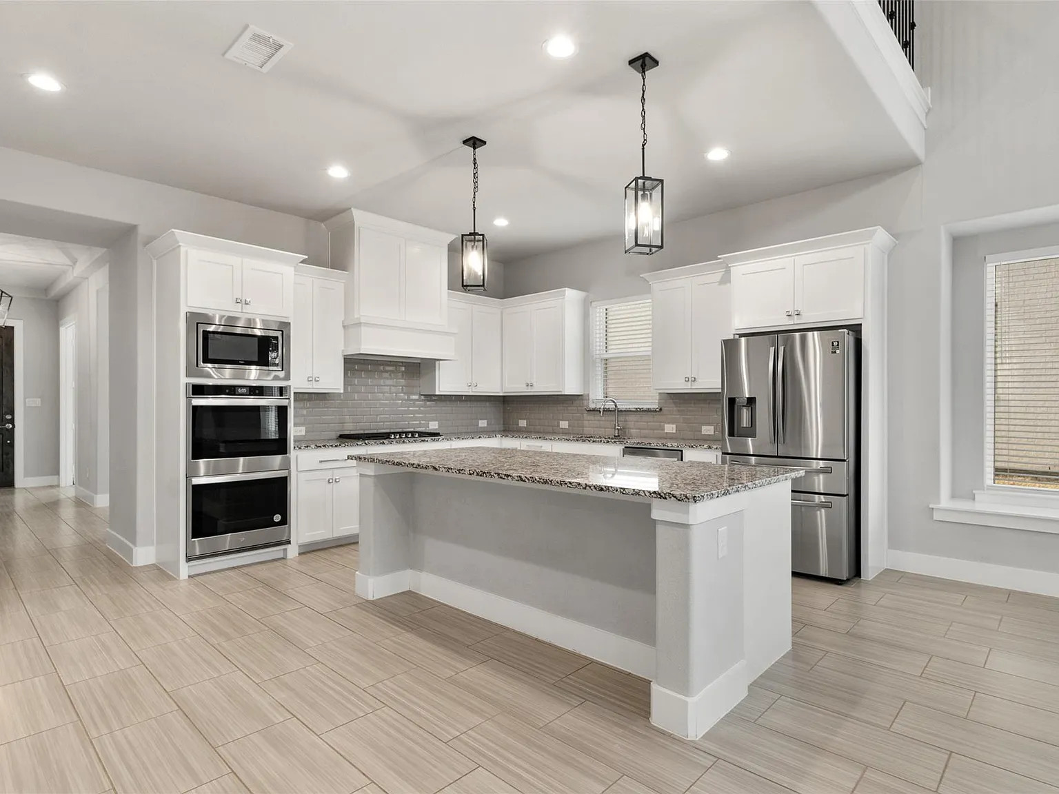 4 bed, 3521 sqft, $3,995 — Photo 4