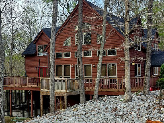 4th image of 100 Waters Edge Trl