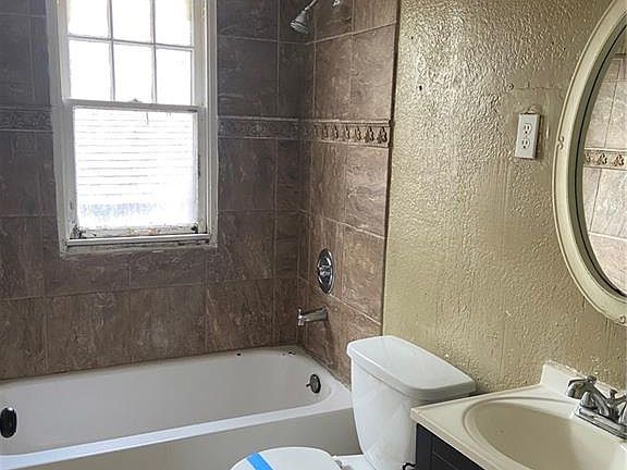 4th image of 6212 Walrond Ave
