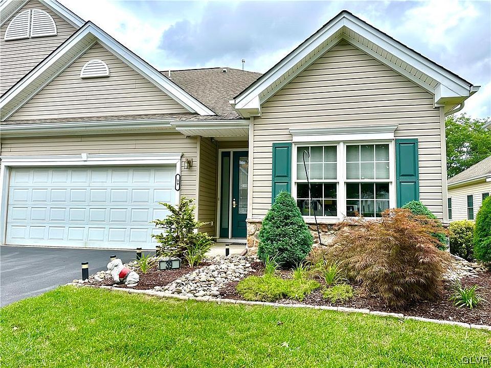 1st image of 39 Moor Dr