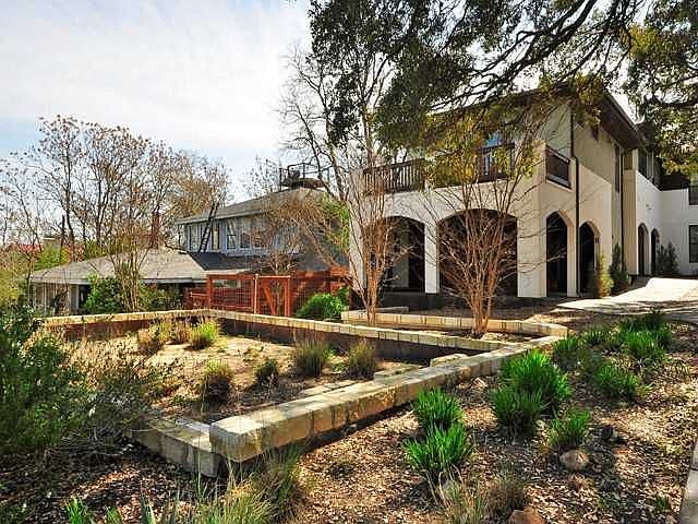 1st image of 2107 Melridge Pl #B