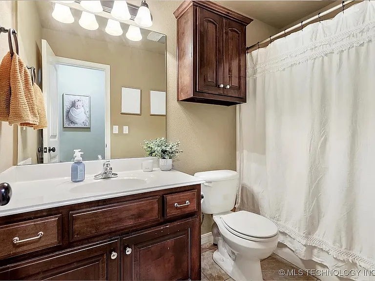 1801 E Montgomery St — Photo 18