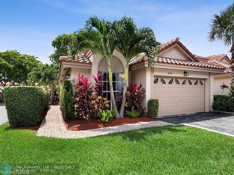 1st image of 10859 Cypress Glen Dr #10859