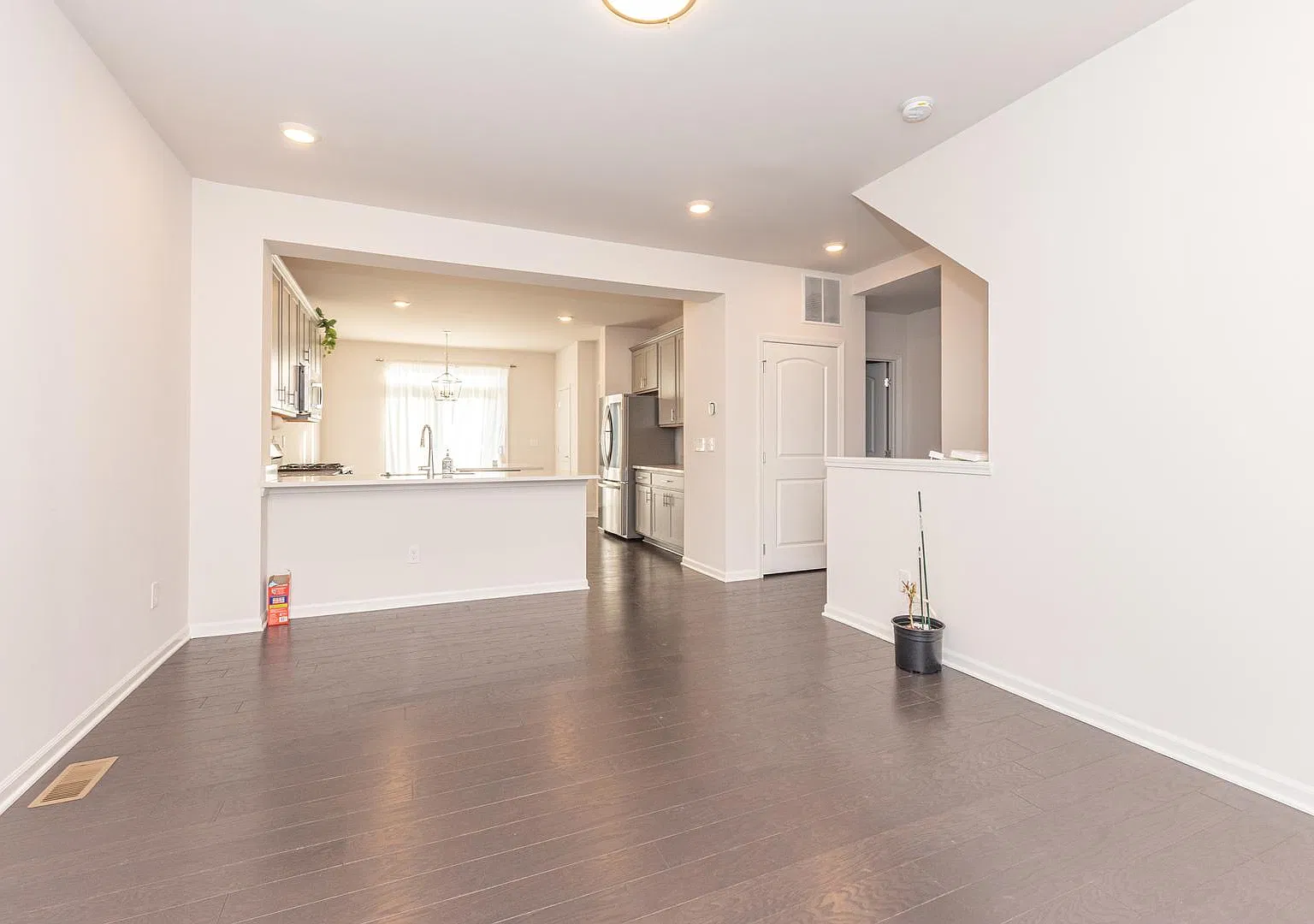 2 bed, 2.5 bath, 1787 sqft, $2,600 — Photo 3