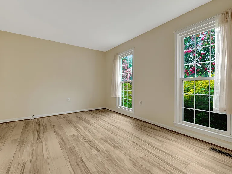 814 Autumn Breeze Ct — Photo 14