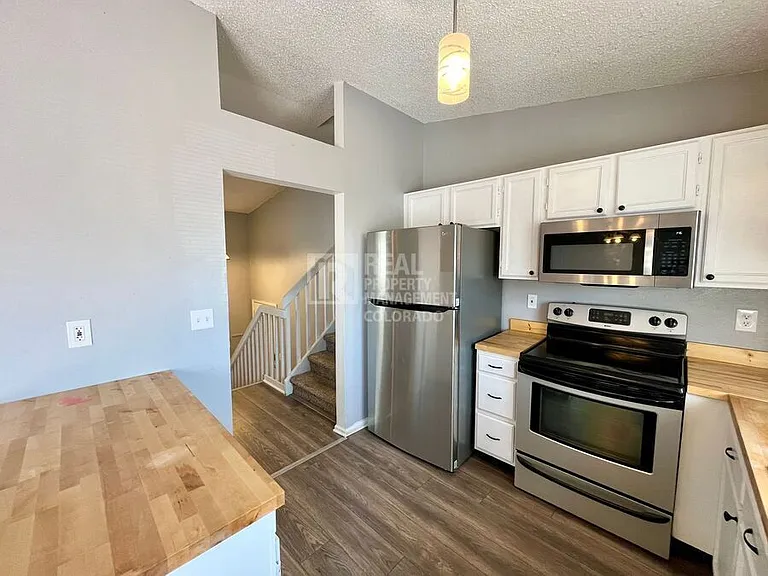 4353 Netherland St — Photo 4