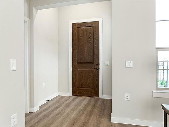 5th image of 3811 Marigold Ln