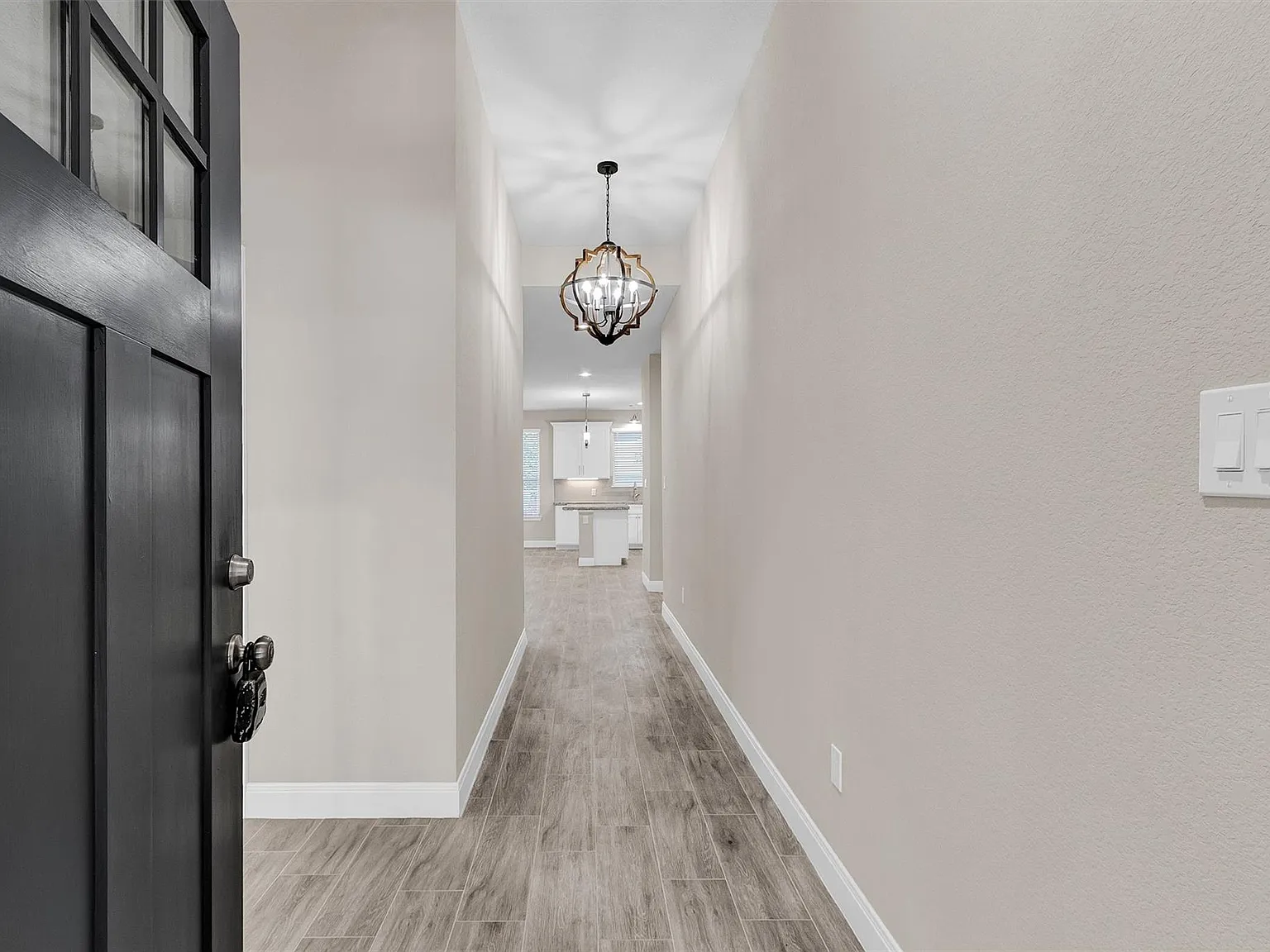 3 bed, 2.0 bath, 1586 sqft, $2,000 — Photo 4
