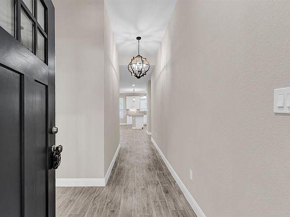 4th image of 11101 Park Dr