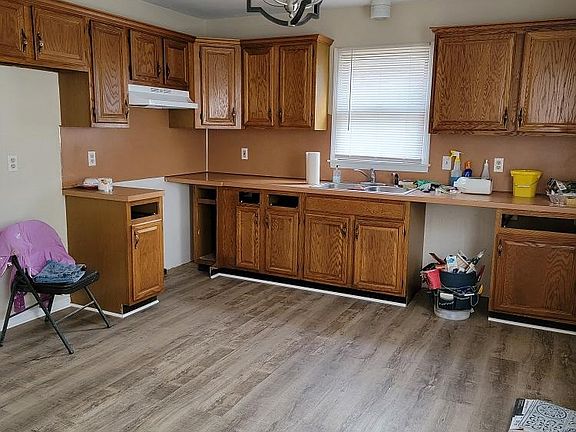 Kitchen (appliances being replaced)