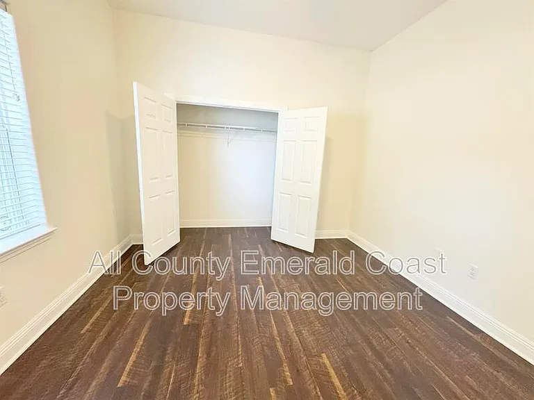 722 Kelly St — Photo 49