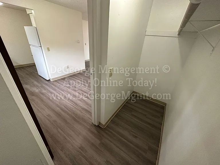 Oak Ridge Manor Apartments — Photo 14