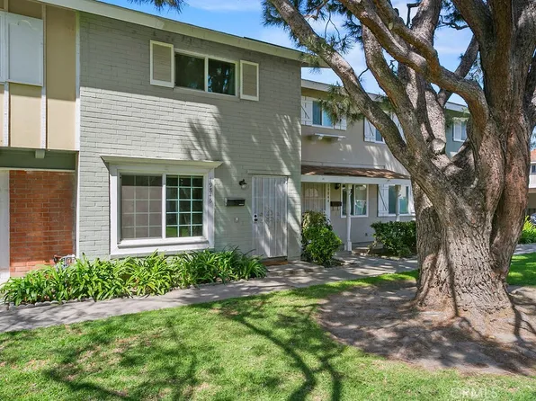 19846 Kingswood Ln, Huntington Beach, CA 92646