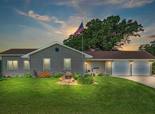 39911 Eagle Ave, Edgewood, IA 52042