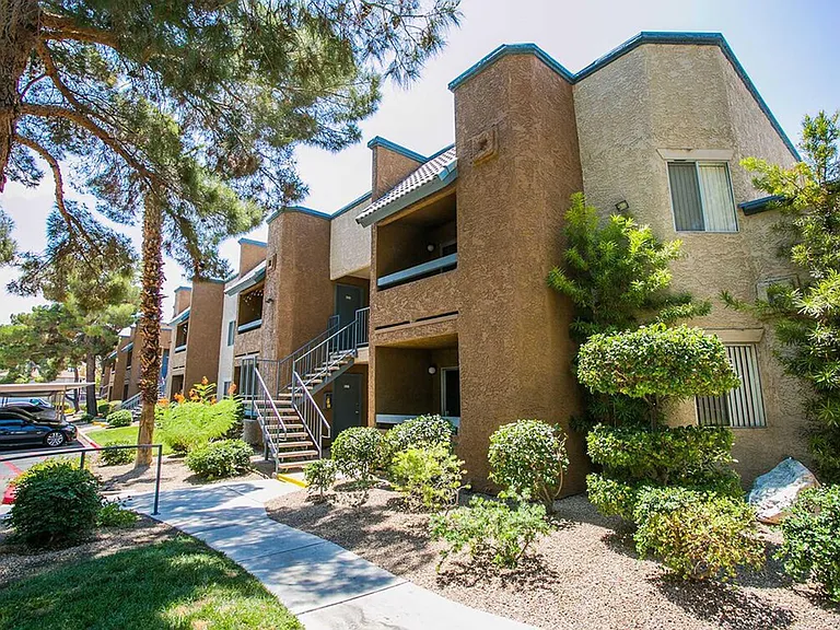 Shadowbrook — Photo 17