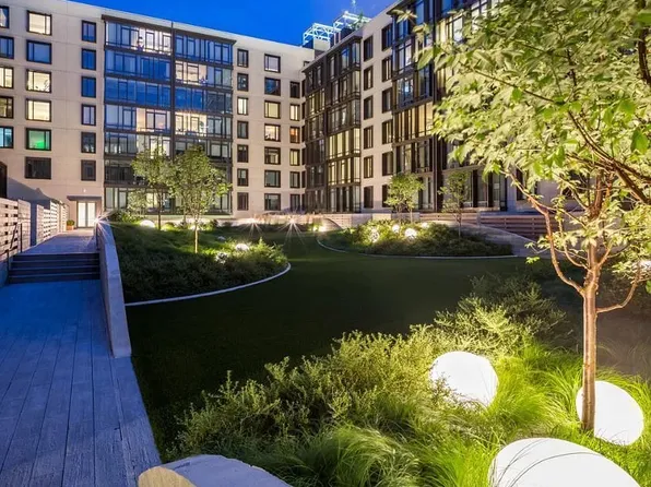 429 Kent Avenue image 14 of 18