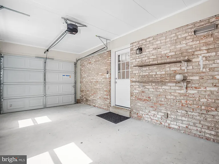 14204 Woodcrest Dr — Photo 39