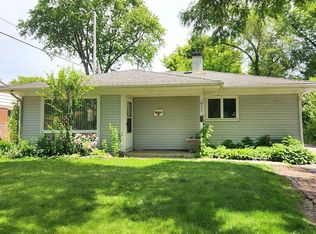 193 E Dennis Rd, Wheeling, IL 60090