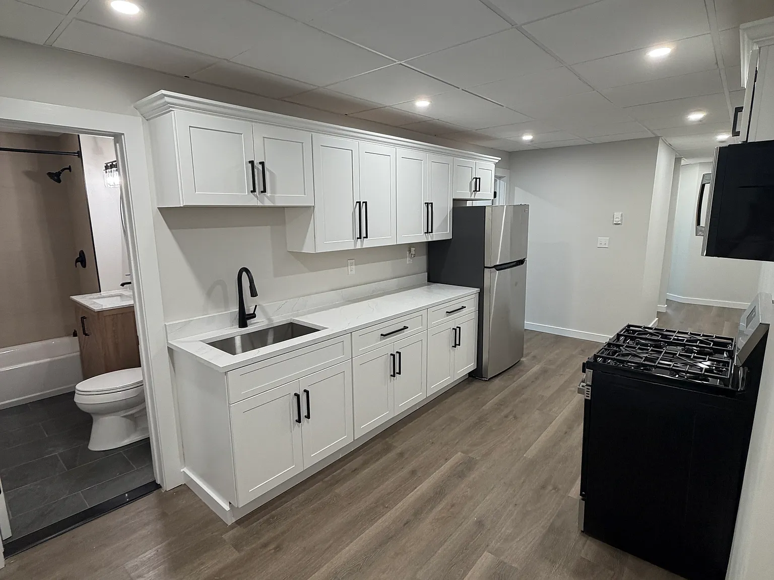 3 bed, 925 sqft, $1,750 — Photo 1