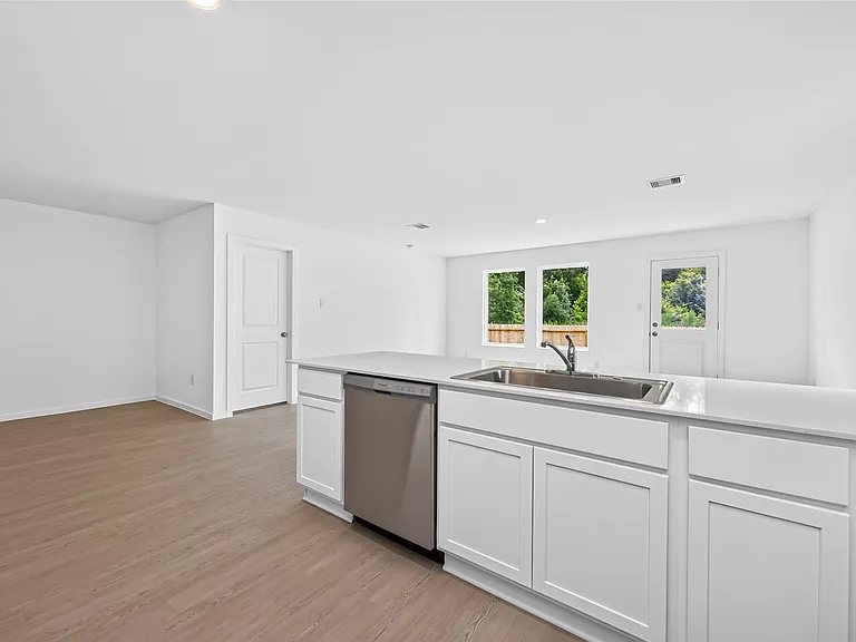 25568 Rose Creek Dr — Photo 12