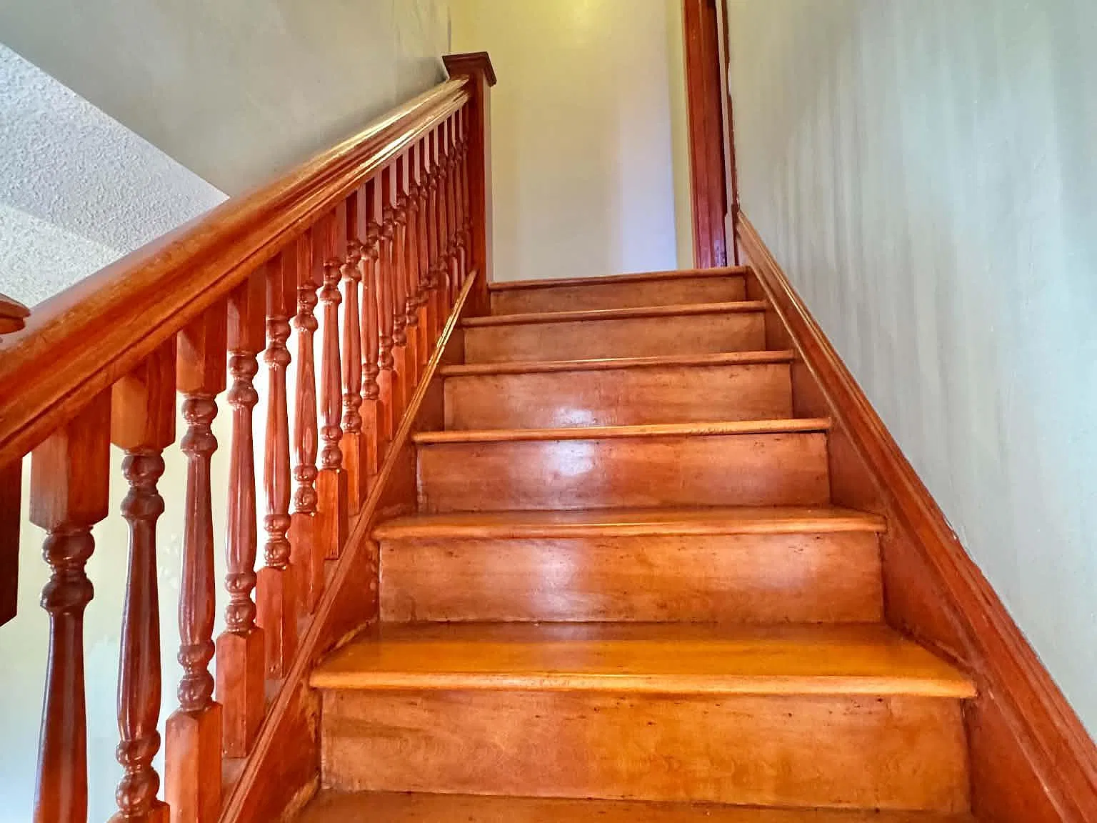 3 bed, 1.0 bath, 1264 sqft, $2,000 — Photo 4