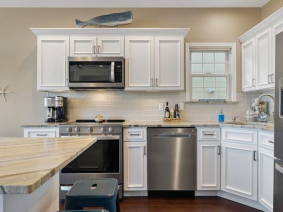 5th image of 3921 West Ave APT 1