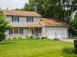 51141 Crooked Oak Dr, Granger, IN 46530