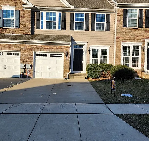 1280 Madison Ln — Photo 1
