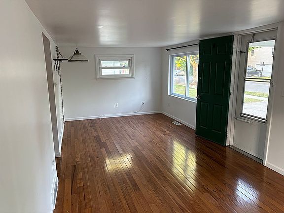 4th image of 308 W Wheaton Ave