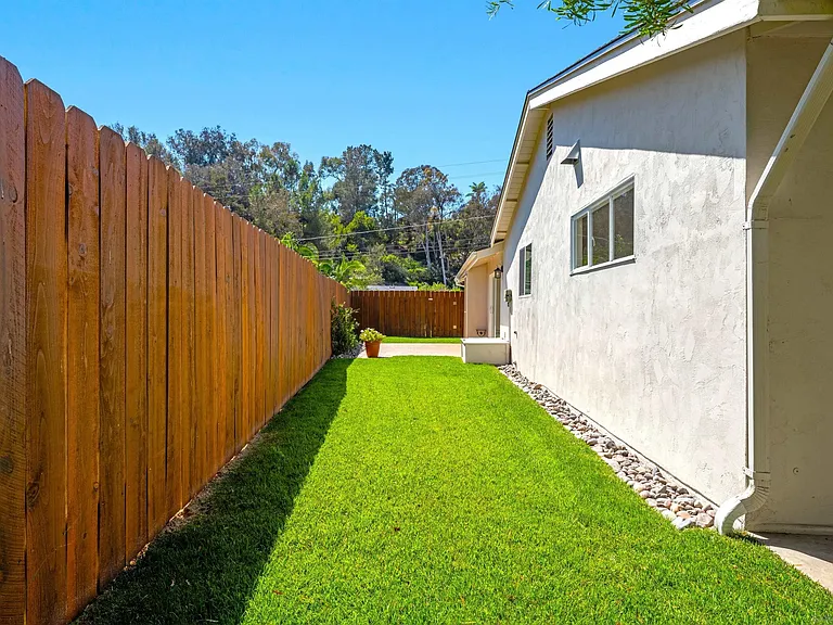 5577 Honors Dr — Photo 26