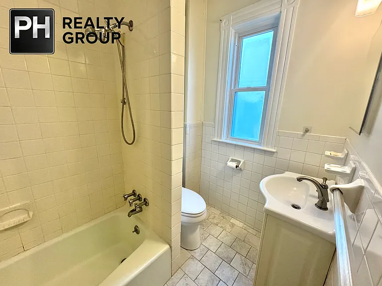 26 Melendy Ave #2 — Photo 8