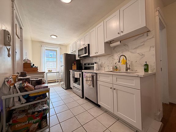 2nd image of 10 Ransom Rd #8