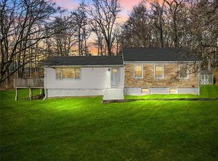 1487 Hayes Dr, Yorktown Heights, NY 10598