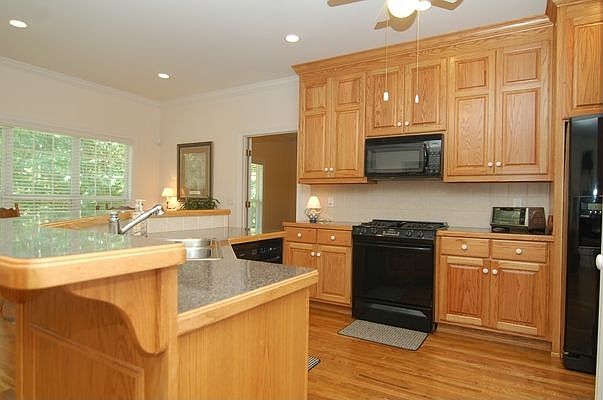 gourmet kitchen
